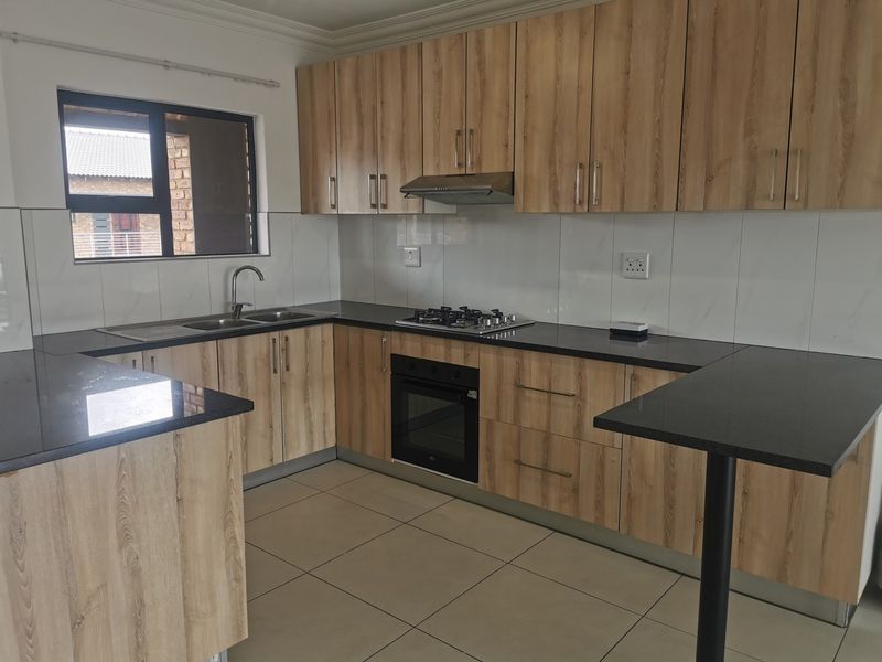 Ultra-Modern Apartment in Witfield – FOR SALE - Photo 2