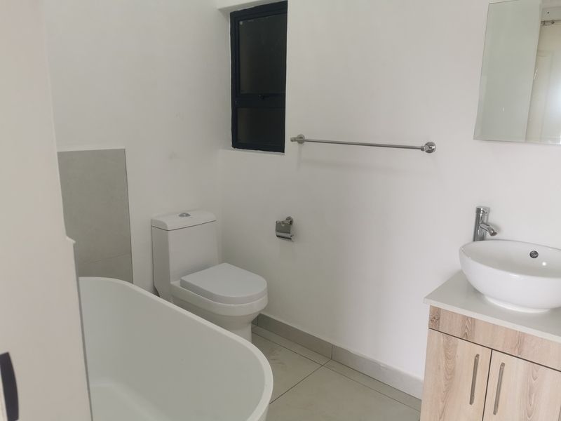 Ultra-Modern Apartment in Witfield – FOR SALE - Photo 4