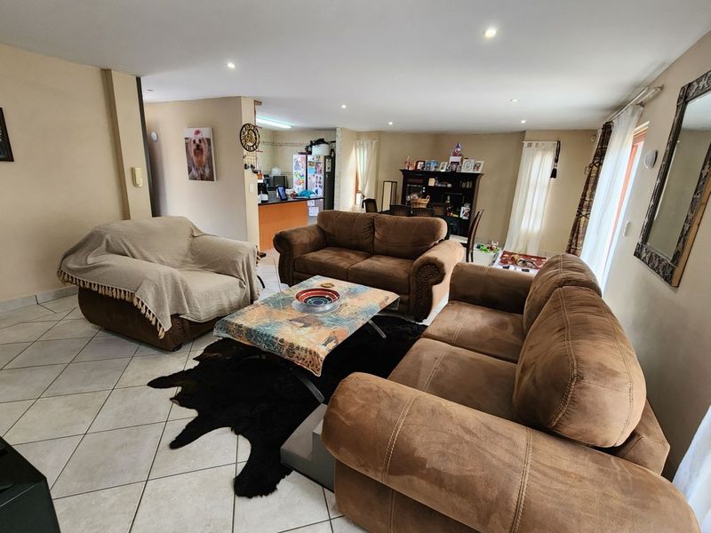 House For Sale In Boksburg - Photo 2