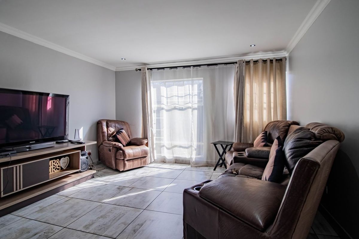 Apartment For Sale In Boksburg - Photo 4