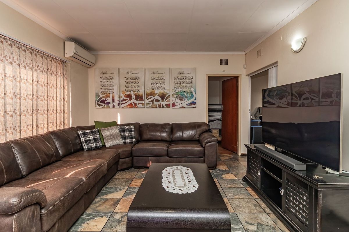 Three-Bedroom Property for sale in Witfield  - DUAL & EXCLUSIVE MANDATE - Photo 2