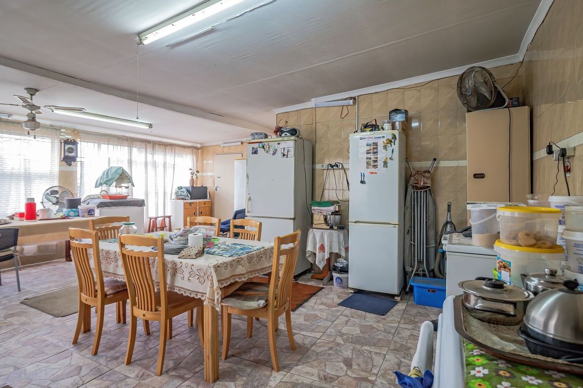 Three-Bedroom Family Home for Sale in Primrose - Sole & Exclusive Mandate - Photo 5