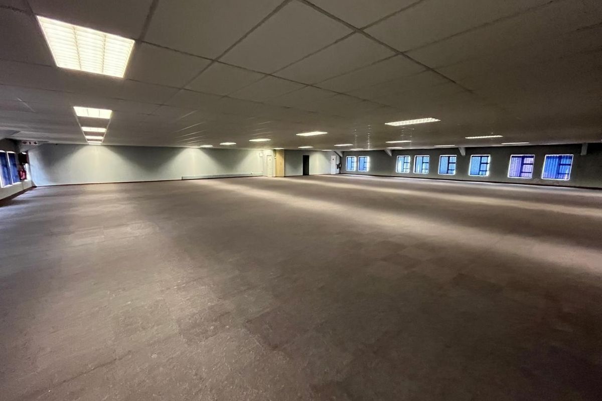 Office space available to let - Photo 2