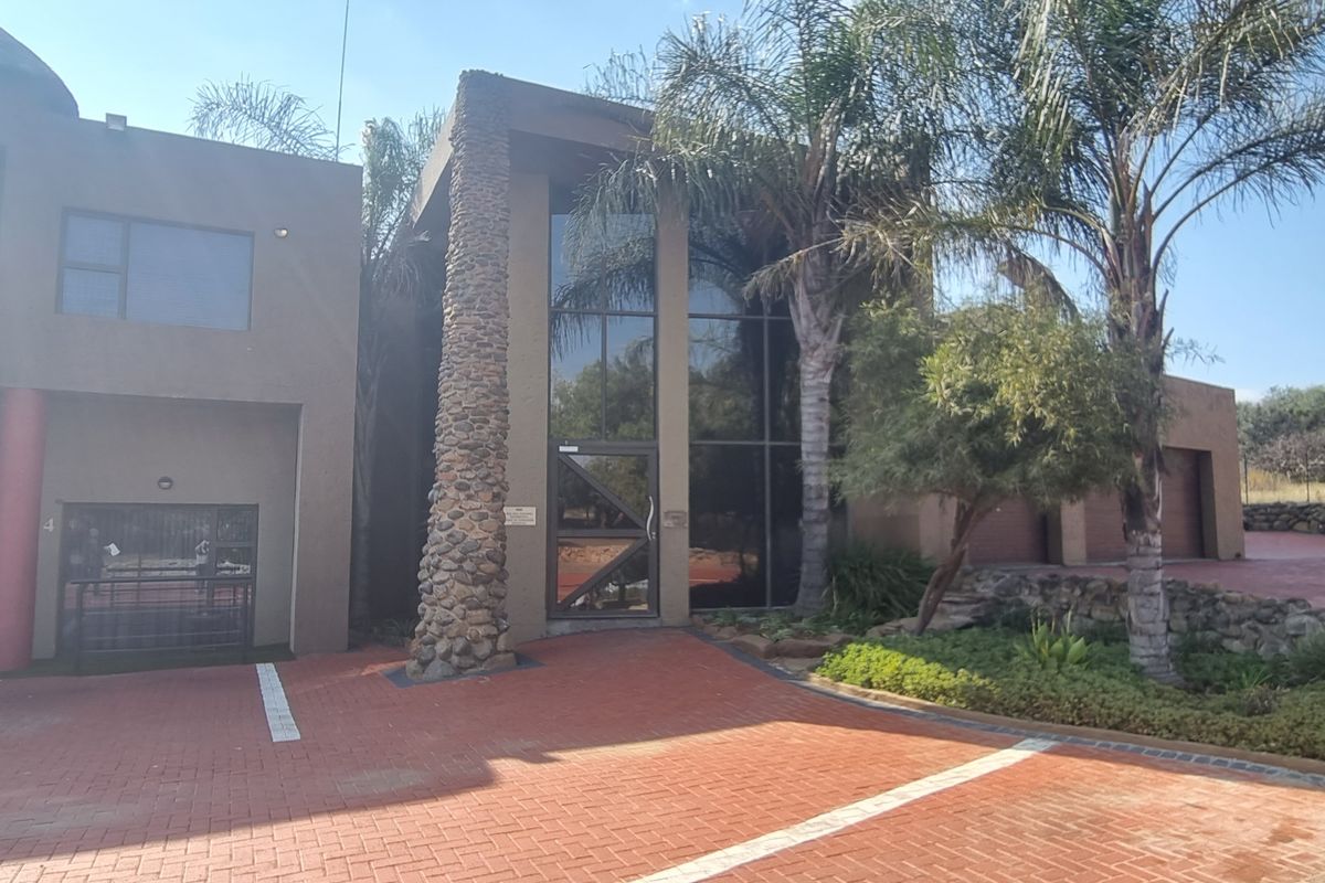 Luxurious Lodge for sale - Photo 3