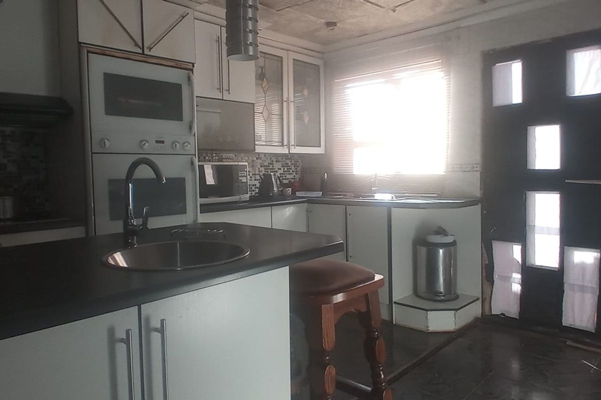 3 Bedroom house to rent in Mafora Bloemfontein - Photo 4