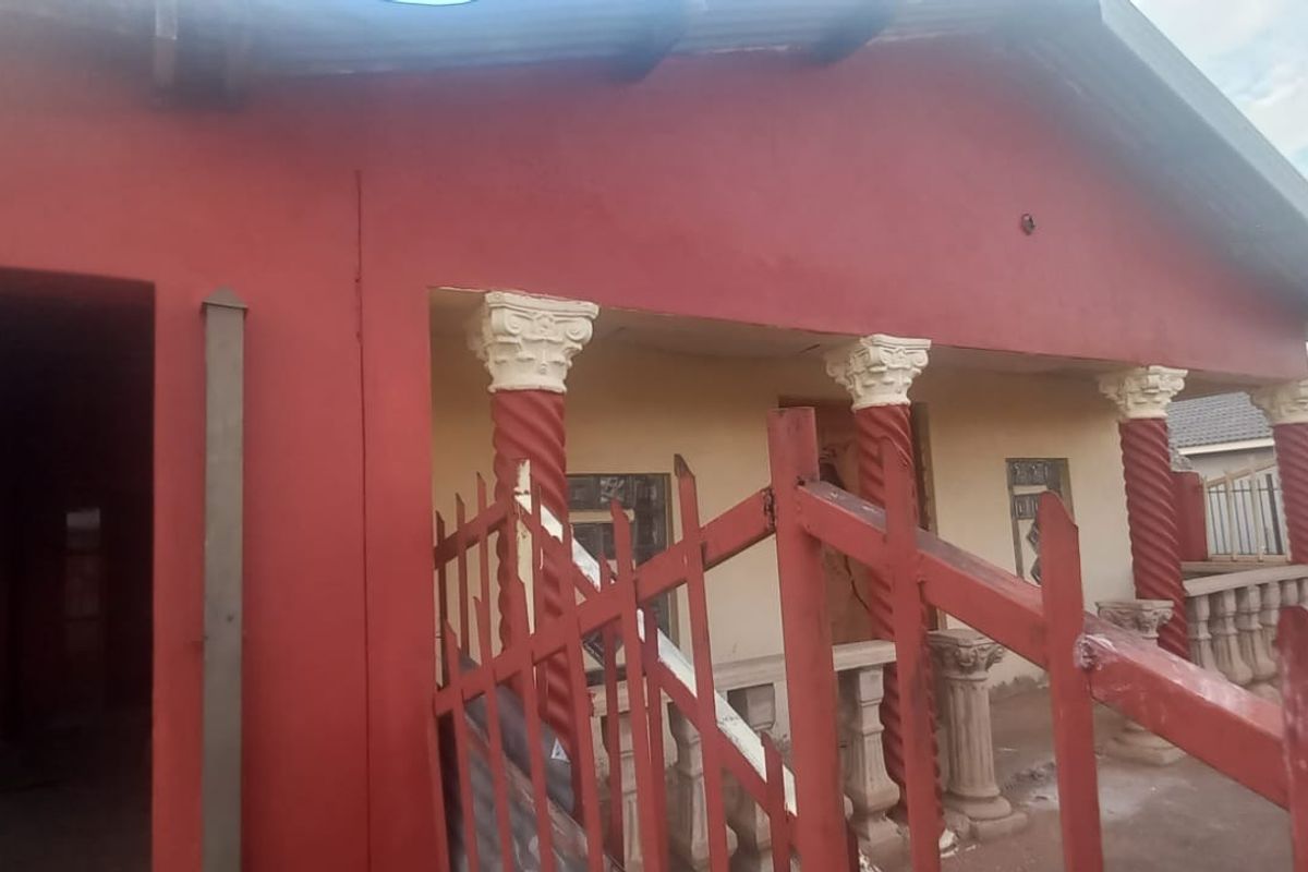 3 Bedroom house to rent in Mafora Bloemfontein - Photo 2