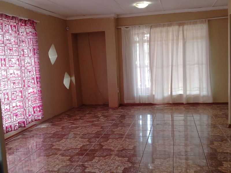 4 Bedroom house to rent in Unique Homes - Photo 8