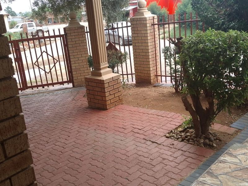 4 Bedroom house to rent in Unique Homes - Photo 4