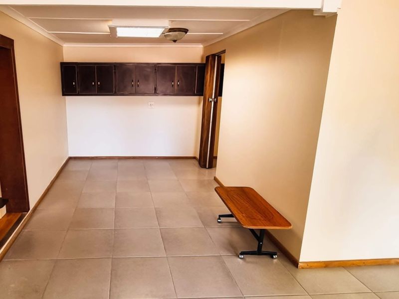 1 Bedroom Cottage in Uitsig - Photo 2