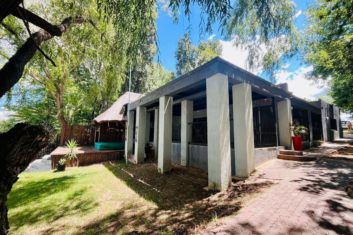 River House with boat for sale on the Modderrivier. - Photo 2