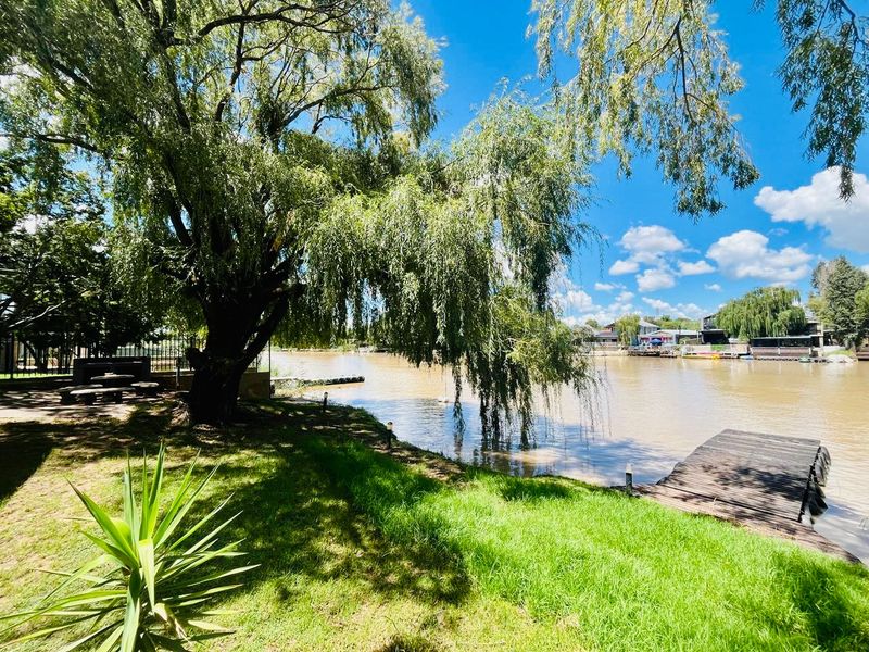 River House with boat for sale on the Modderrivier. - Photo 5