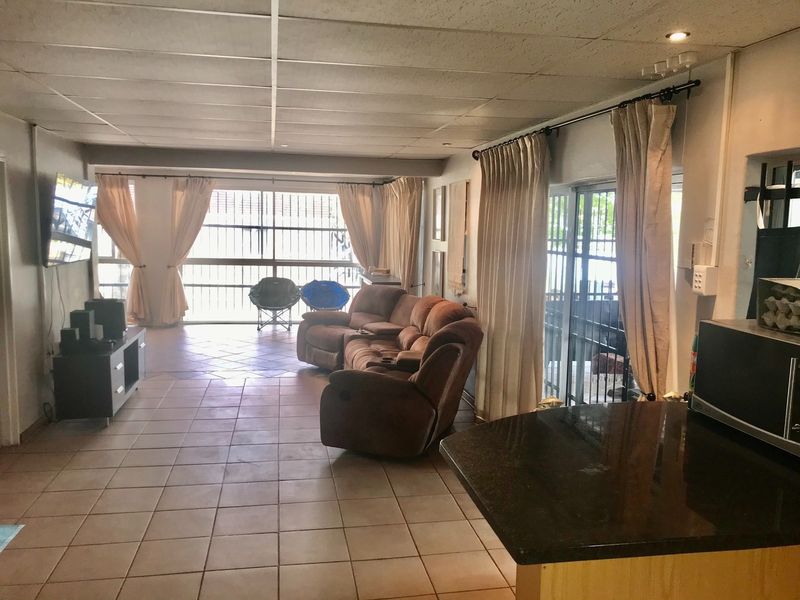 River House with boat for sale on the Modderrivier. - Photo 10