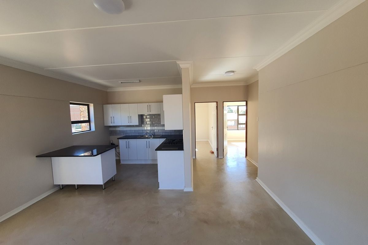 2 Bedroom Upmarket Units for Sale in Hilton - Photo 2