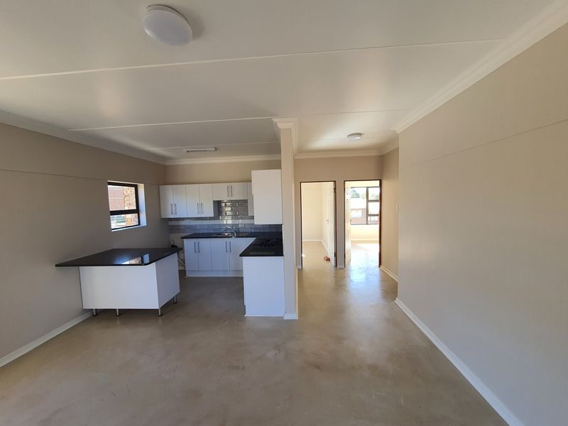 2 Bedroom Upmarket Units for Sale in Hilton - Photo 2