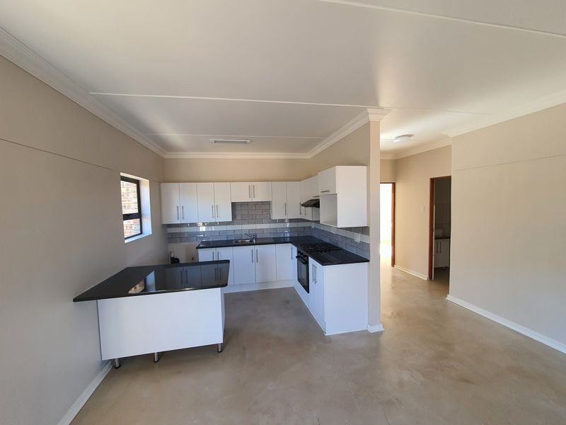 2 Bedroom Upmarket Units for Sale in Hilton - Photo 4