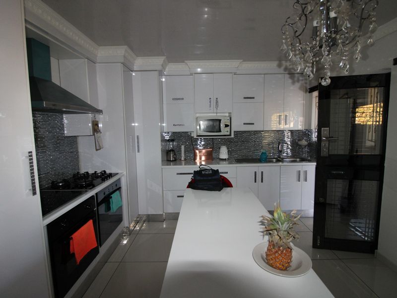 4 BEDROOM HOUSE FOR SALE IN VISTA PARK/EHRLICHPARK - Photo 6