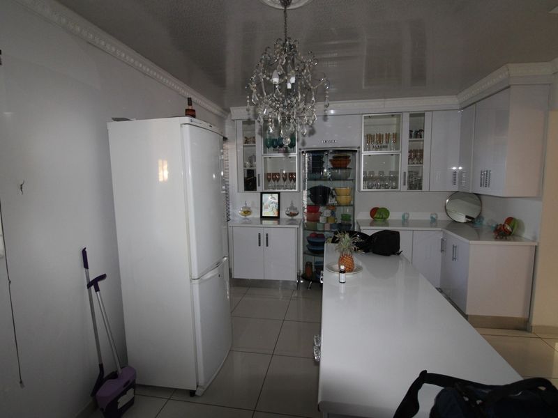 4 BEDROOM HOUSE FOR SALE IN VISTA PARK/EHRLICHPARK - Photo 5