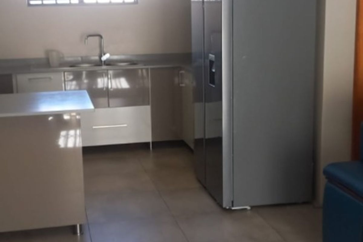 2 BEDROOM TOWNHOUSE FOR SALE - Photo 2