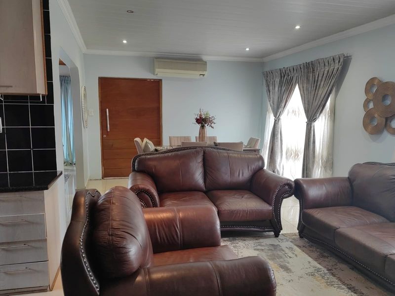 3 Bedroom House for sale in Heidedal - Photo 8