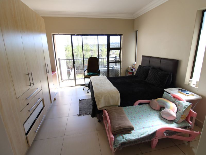 Townhouse For Sale In Bloemfontein - Photo 6