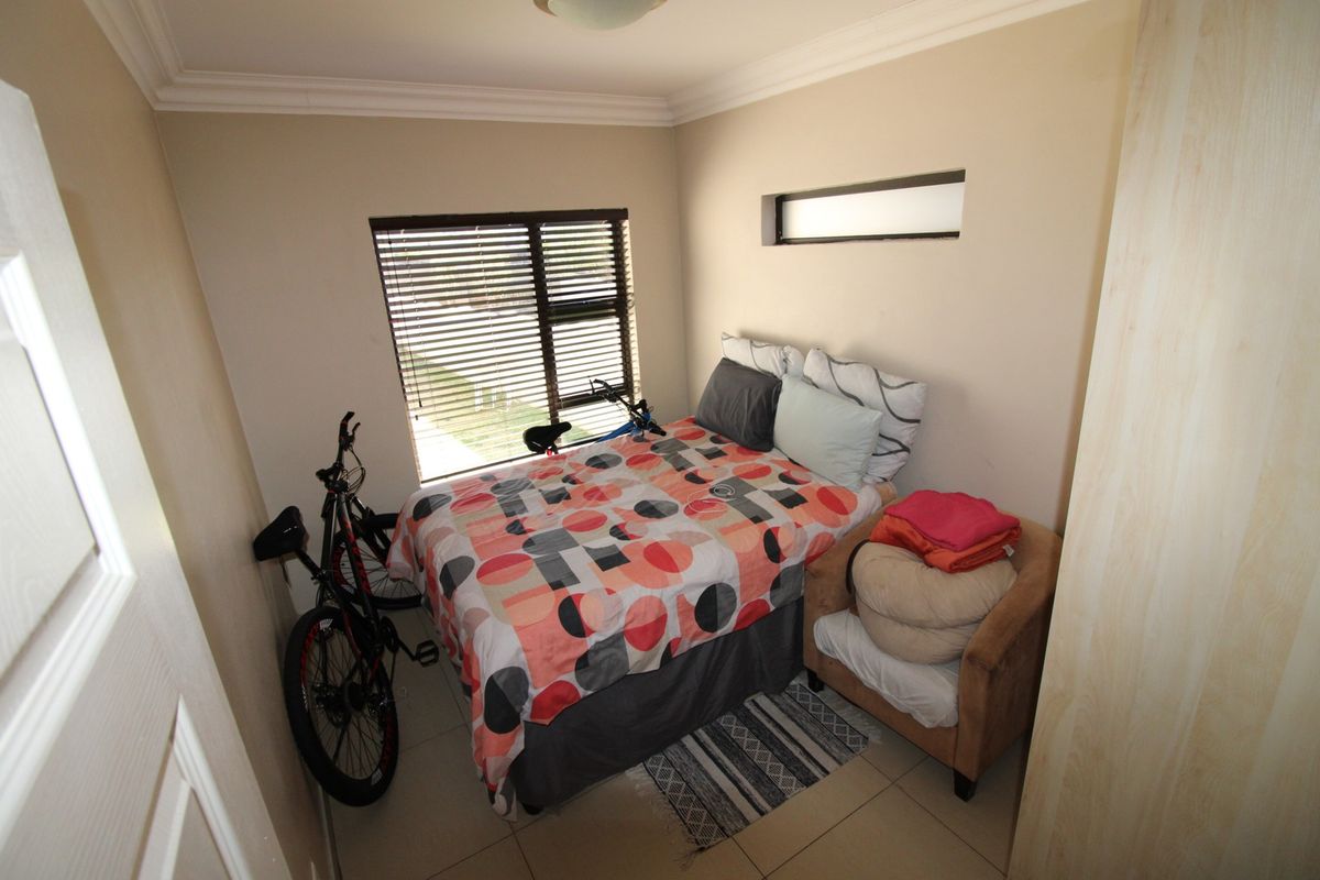 Townhouse For Sale In Bloemfontein - Photo 3