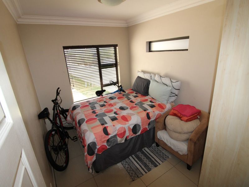Townhouse For Sale In Bloemfontein - Photo 3