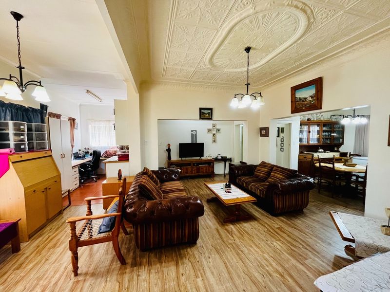 Charming Family Home for sale. - Photo 3