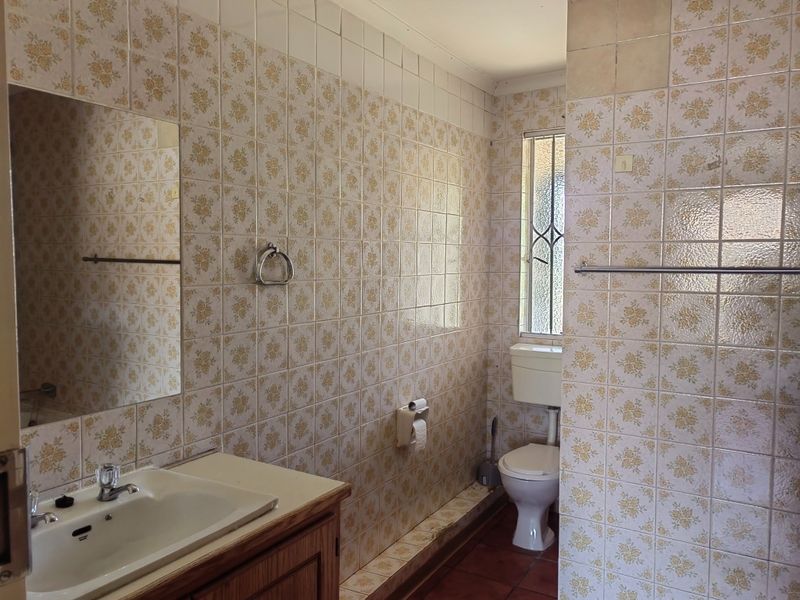 4 Bedroom Town House for sale - Photo 8