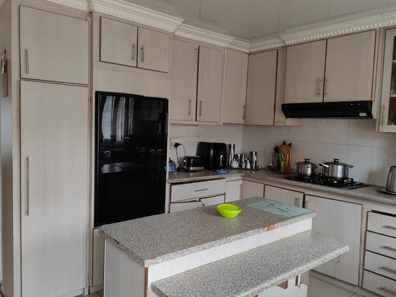 3 BEDROOM HOUSE FOR SALE IN EHRLICH PARK - Photo 7