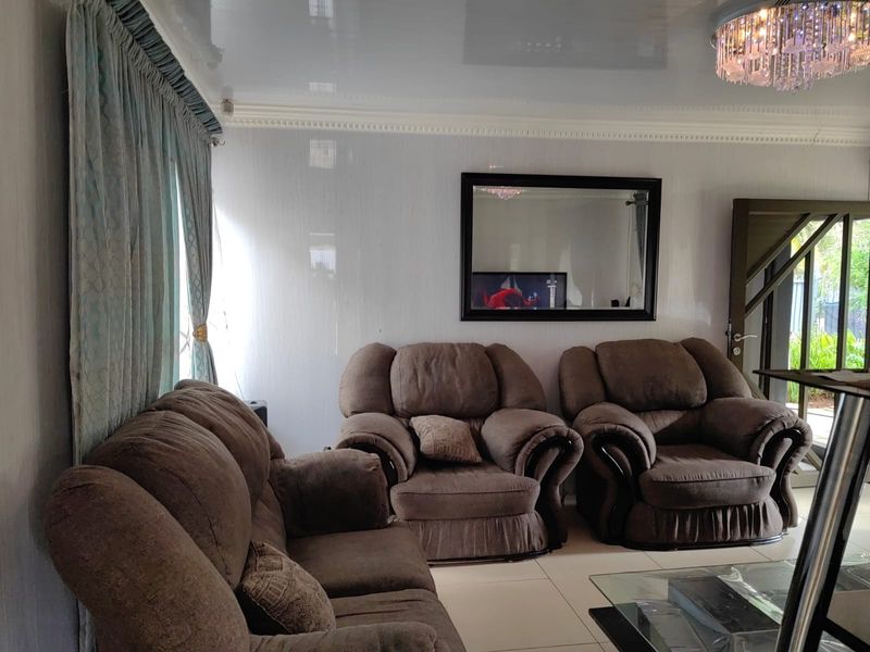 3 BEDROOM HOUSE FOR SALE IN EHRLICH PARK - Photo 6