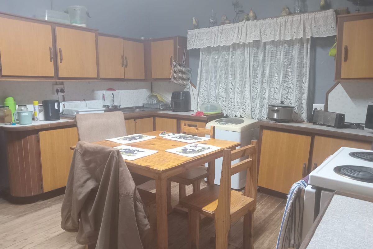 Enjoy the serenity of rural living 2 Bedroom house with flatlet - Photo 2