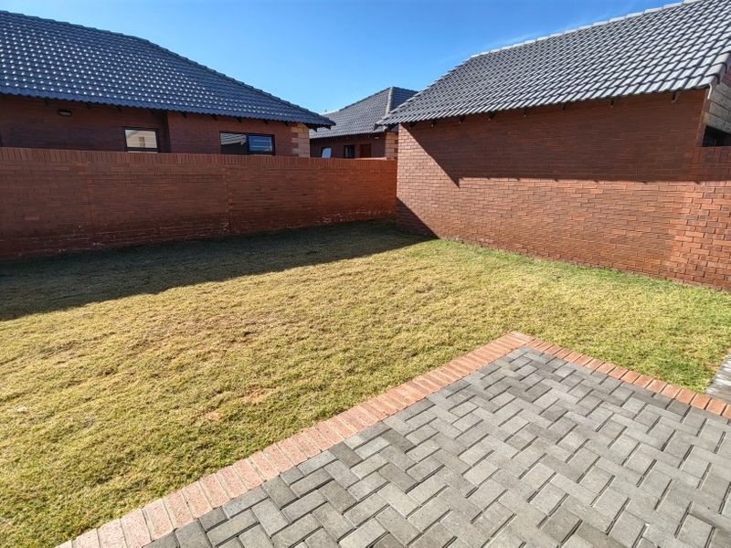 42 Three-bedroom duets for sale - Photo 7