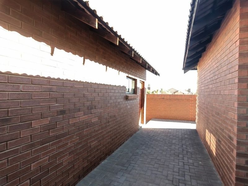 42 Three-bedroom duets for sale - Photo 6