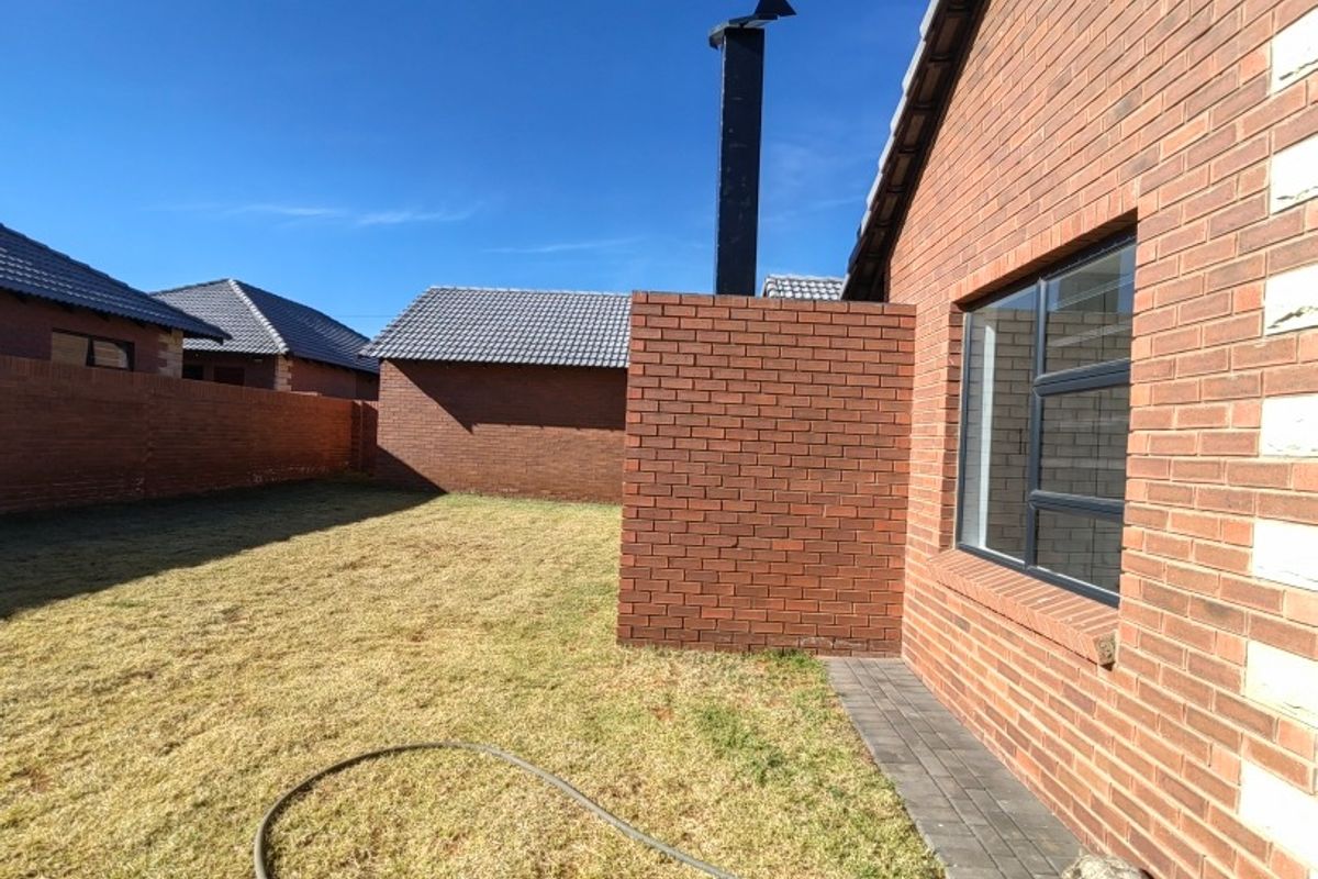 42 Three-bedroom duets for sale - Photo 5