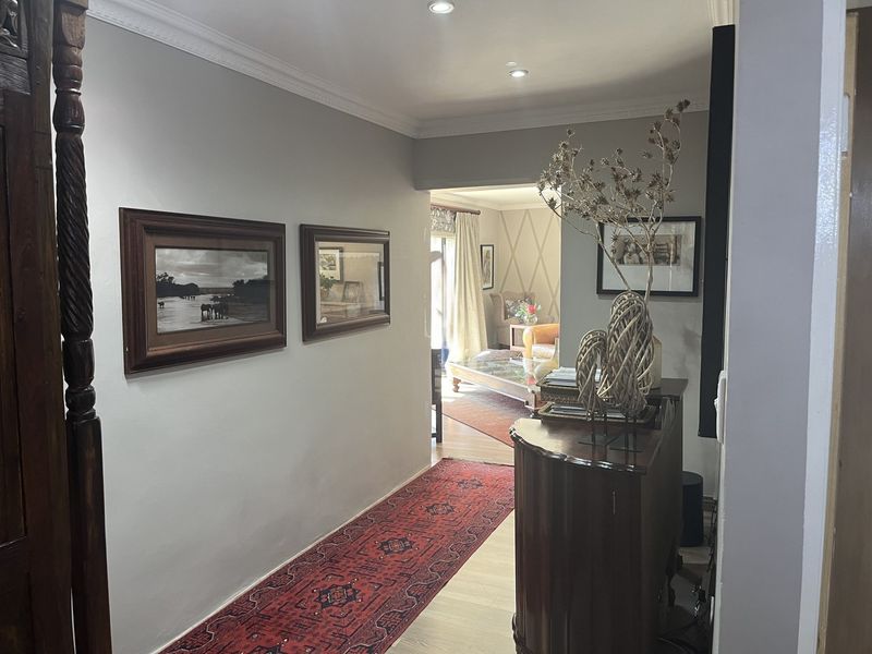 Elegant home located beside the river, featuring stunning views. - Photo 6