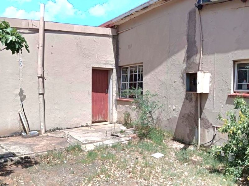 Bring New Life to This 3-Bedroom Opportunity! - Photo 10