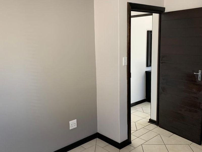 Charming 2-bedroom townhouse for sale - Photo 7