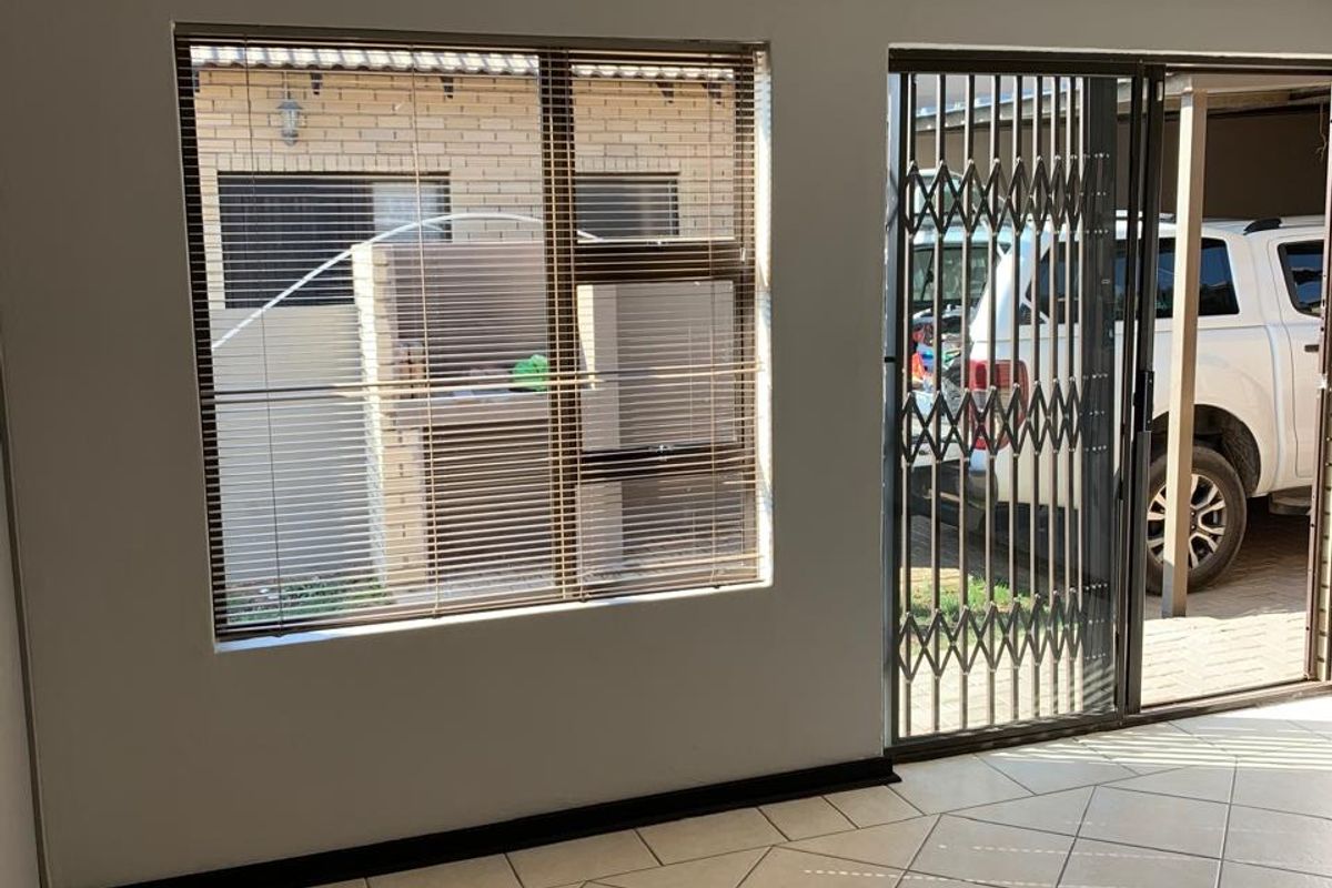 Charming 2-bedroom townhouse for sale - Photo 4