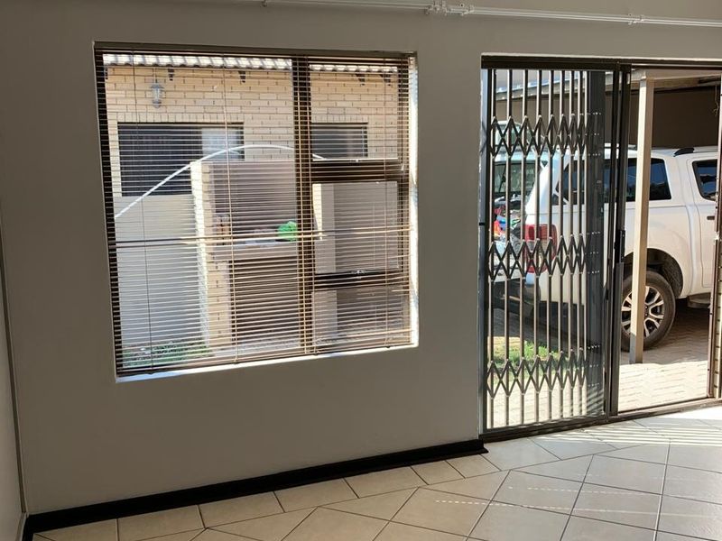 Charming 2-bedroom townhouse for sale - Photo 4