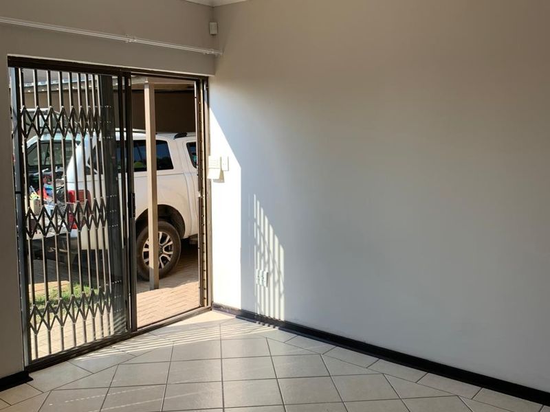 Charming 2-bedroom townhouse for sale - Photo 5