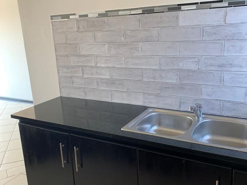 Charming 2-bedroom townhouse for sale - Photo 3