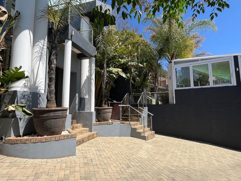 Waverley Elegance: Where Luxury Finds Its Home - Photo 2