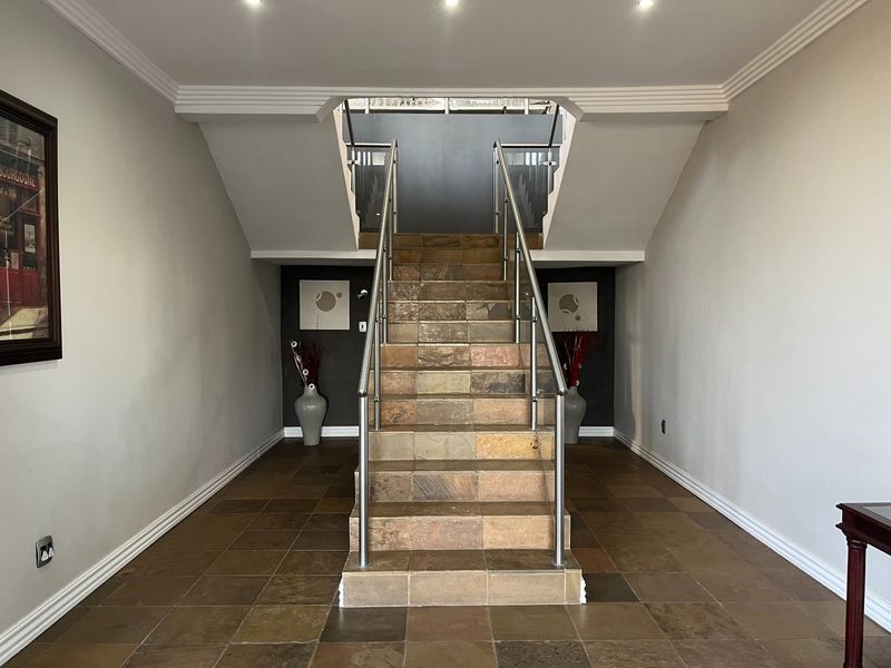 Waverley Elegance: Where Luxury Finds Its Home - Photo 3