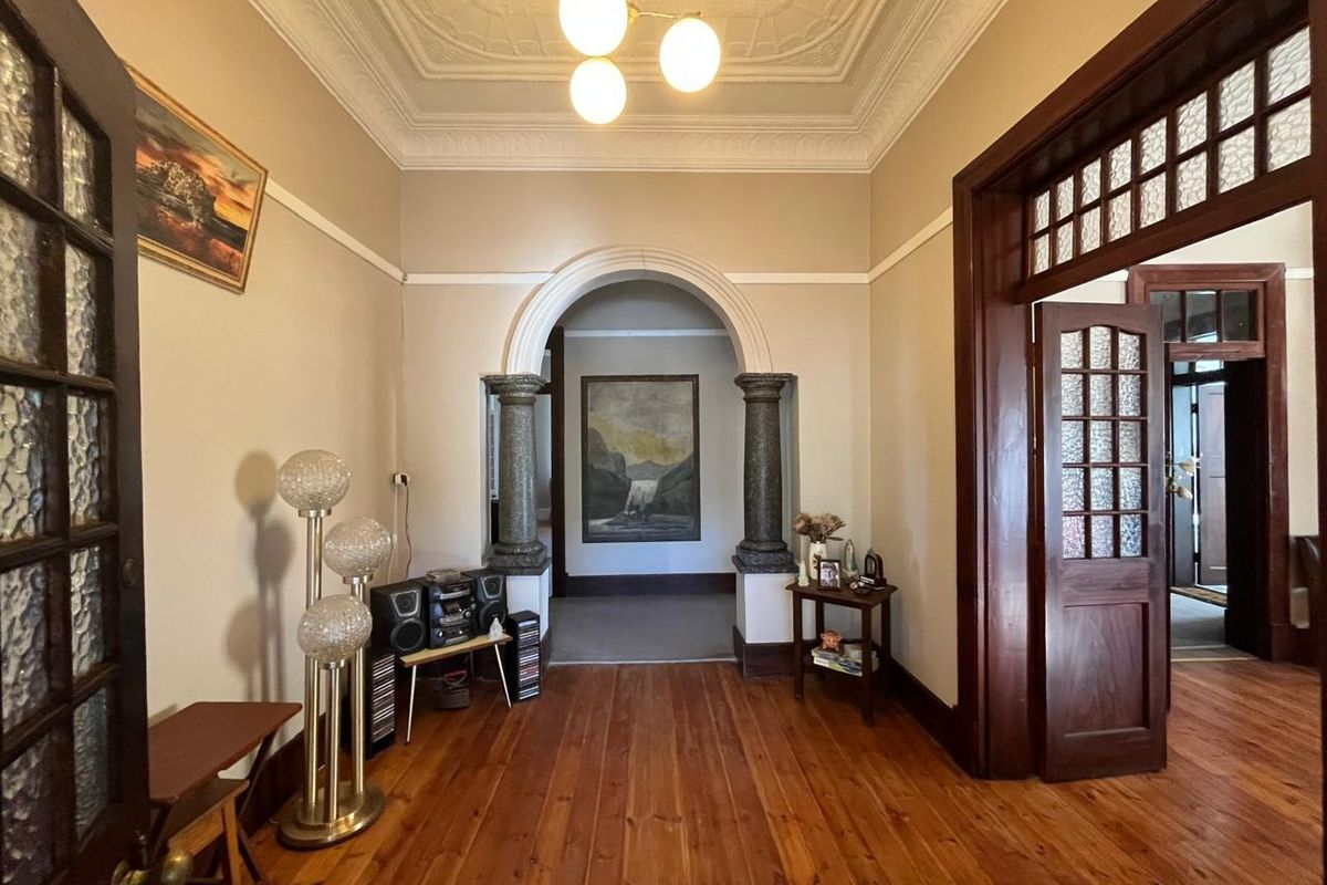 5 Bedroom House with Flatlet for sale - Photo 2