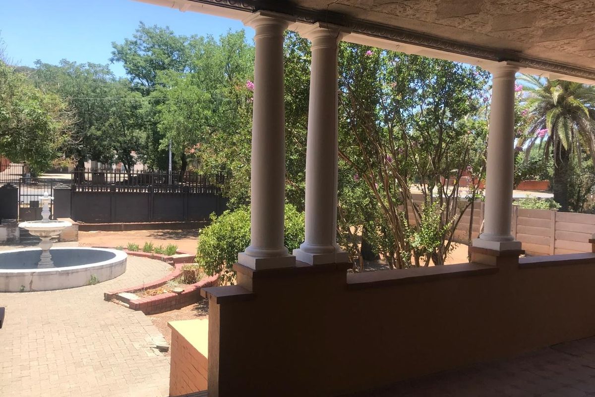 5 Bedroom House with Flatlet for sale - Photo 4