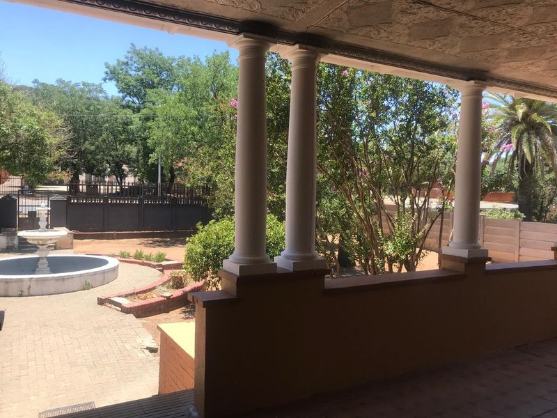 5 Bedroom House with Flatlet for sale - Photo 4