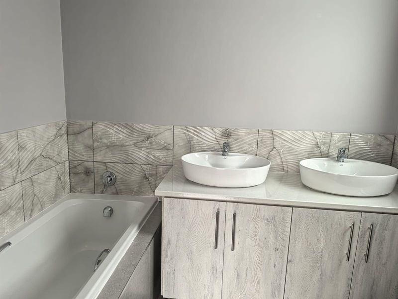 3 Bedroom Townhouse for sale in Charlton Estate - Photo 10