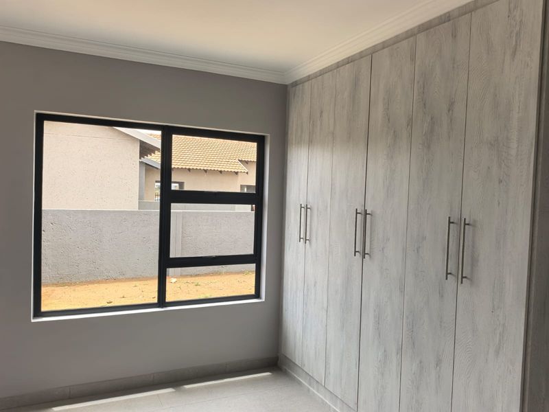 3 Bedroom Townhouse for sale in Charlton Estate - Photo 9