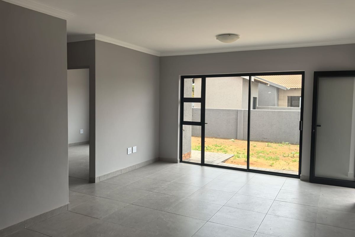 3 Bedroom Townhouse for sale in Charlton Estate - Photo 5