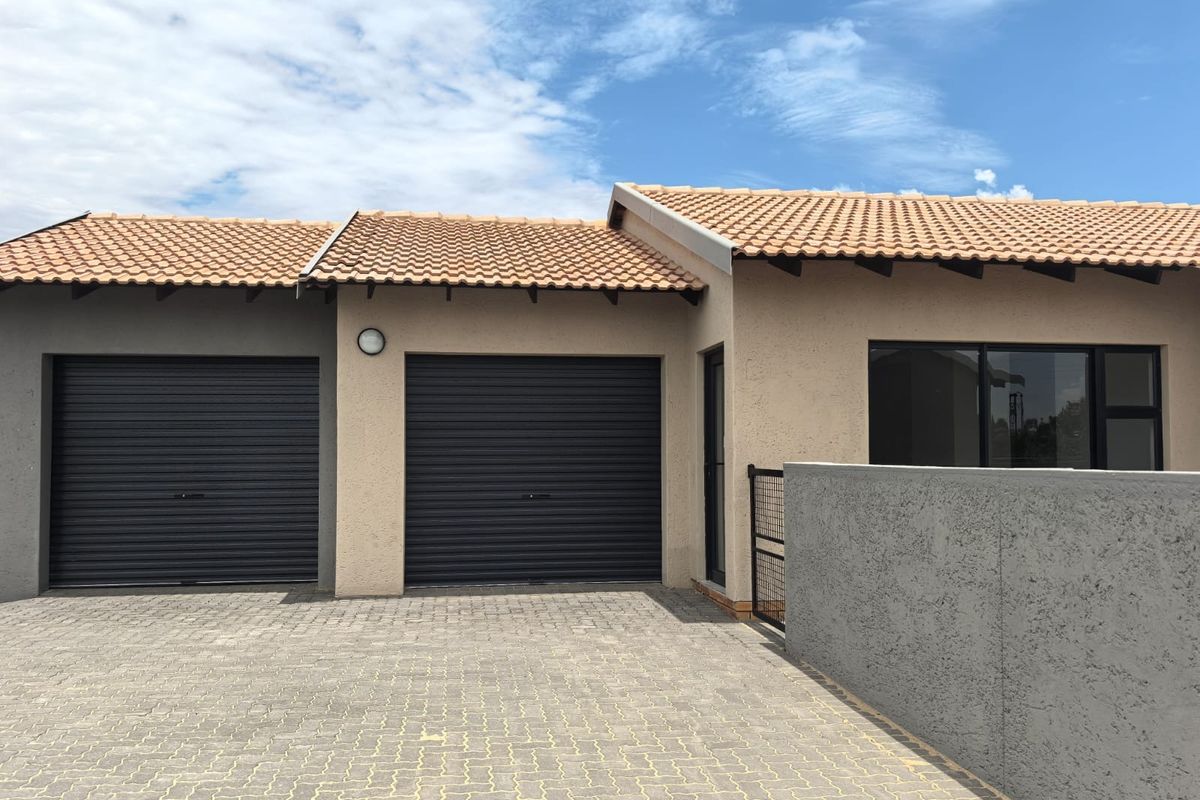 3 Bedroom Townhouse for sale in Charlton Estate - Photo 3